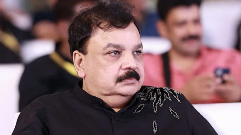 ഇരിങ്ങാലക്കുട നഗരസഭയുടെ ശുചിത്വ മിഷൻ അംബാസിഡർ സ്ഥാനം രാജിവെച്ച് ഇടവേള ബാബു